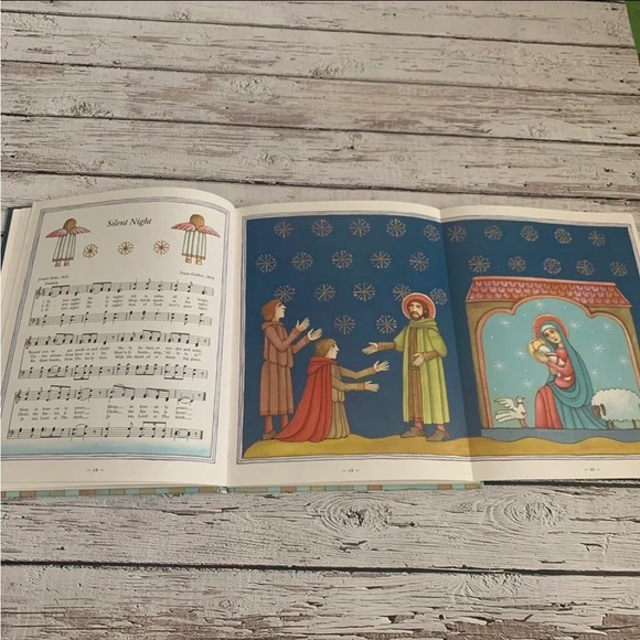 Vintage Tomie DePaola's Book of Christmas Carols Hardback Music Book 1987 - Picture 5 of 8